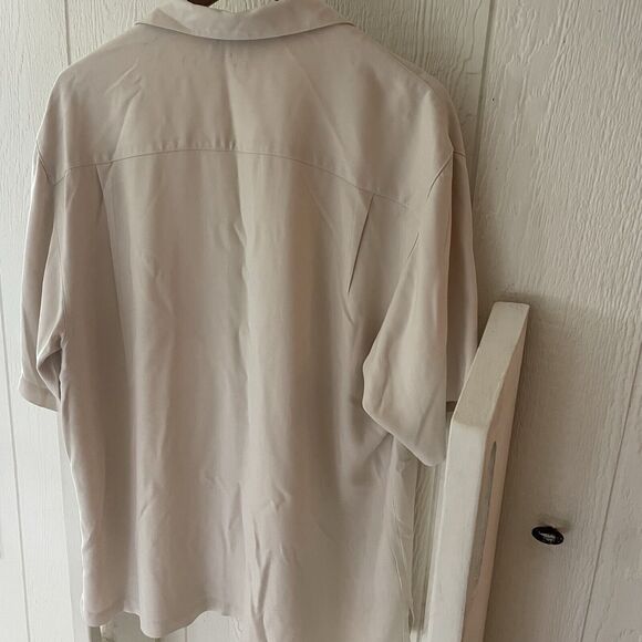 Tommy Bahama Men’s Cream 100% Silk Short Sleeve Button Down Shirt - Picture 6 of 6